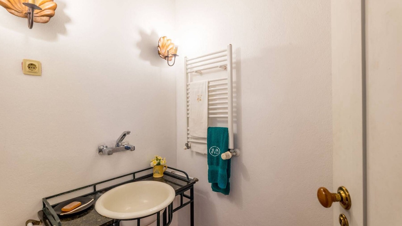 Photo of Bathroom in Santo Estevao