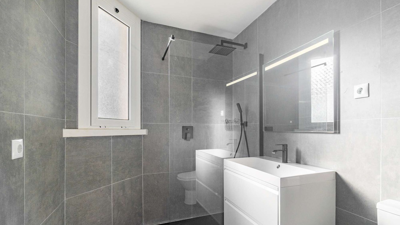 Photo of Bathroom in Benfica