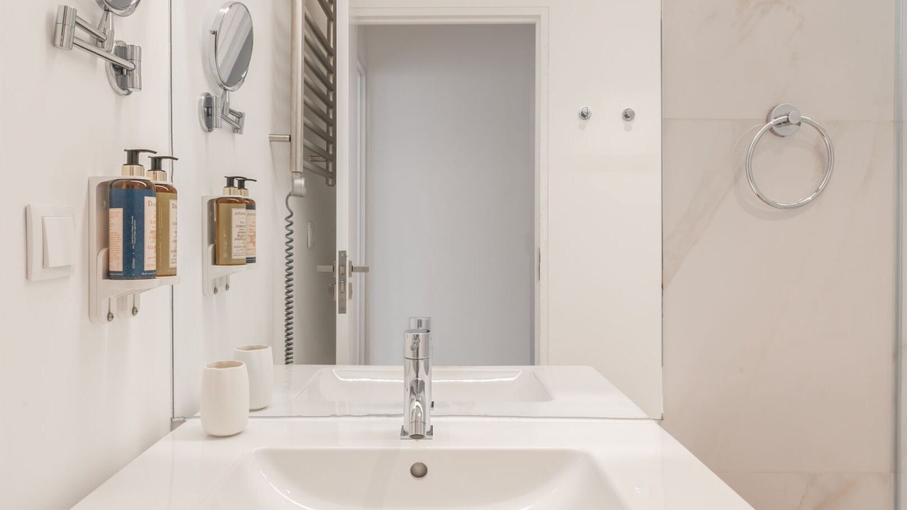 Photo of Bathroom in Baixa