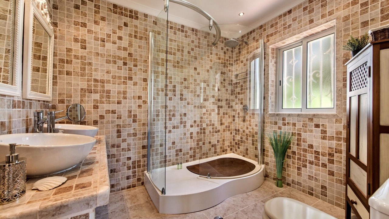 Photo of Bathroom in Quarteira
