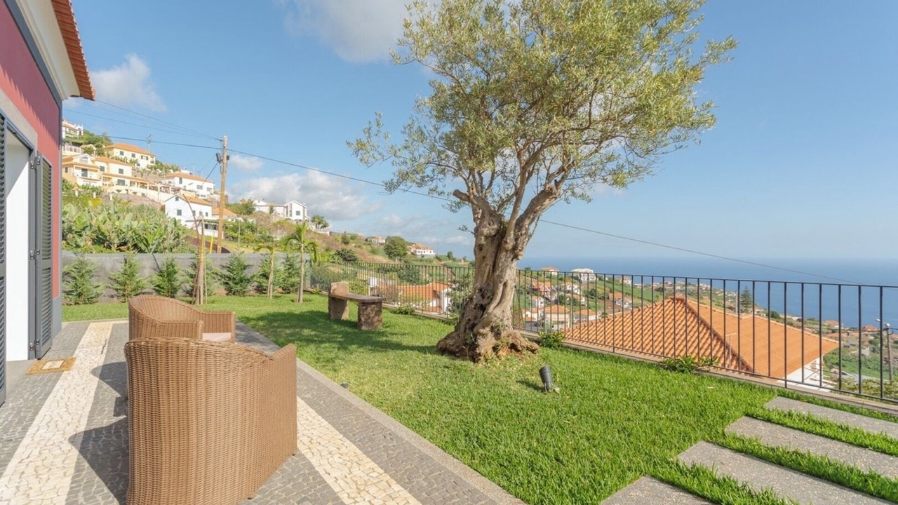 Photo of Patio Balcony in Canhas