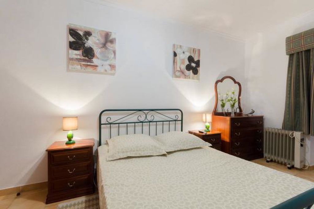 Photo of Bedroom in Costa de Caparica
