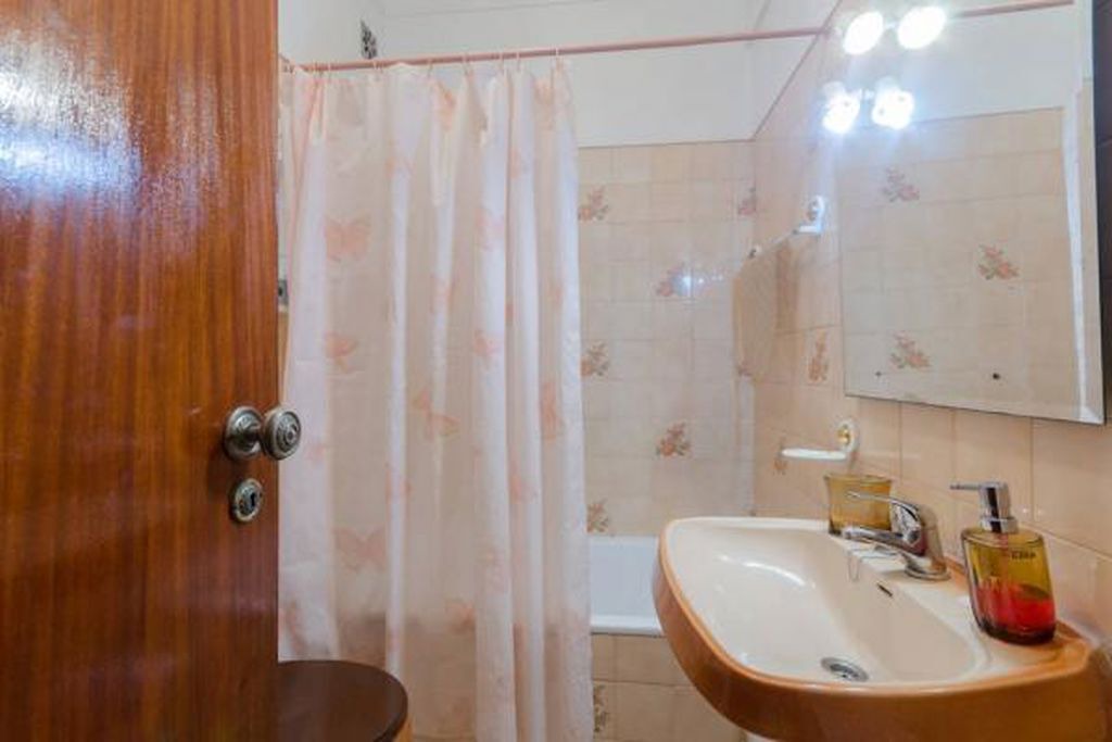 Photo of Bathroom in Costa de Caparica