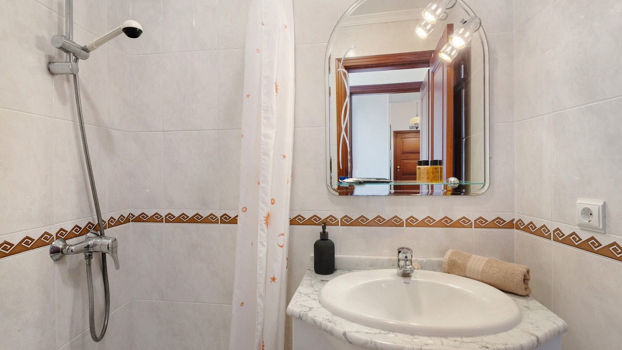 Photo of Bathroom in Canico