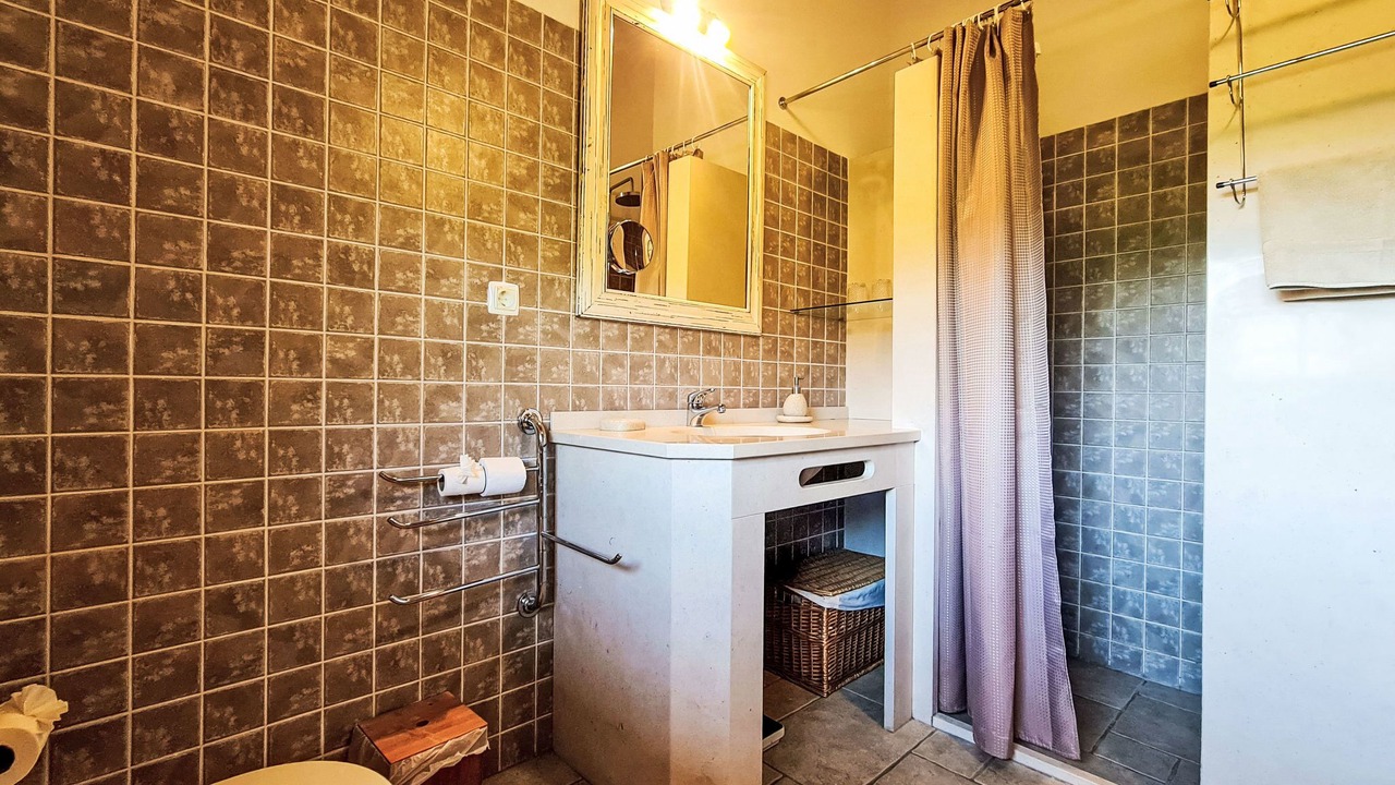 Photo of Bathroom in Colinas Verdes