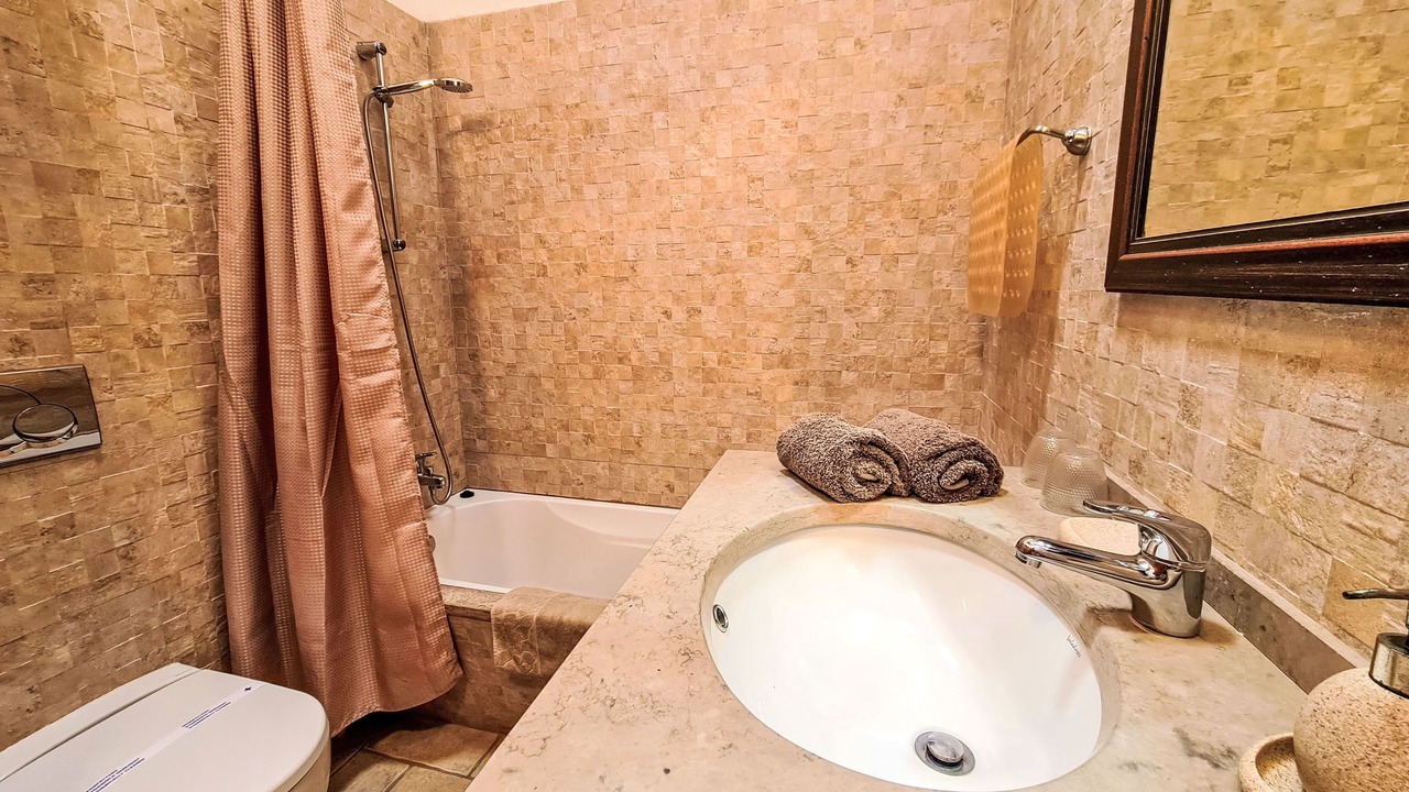 Photo of Bathroom in Colinas Verdes
