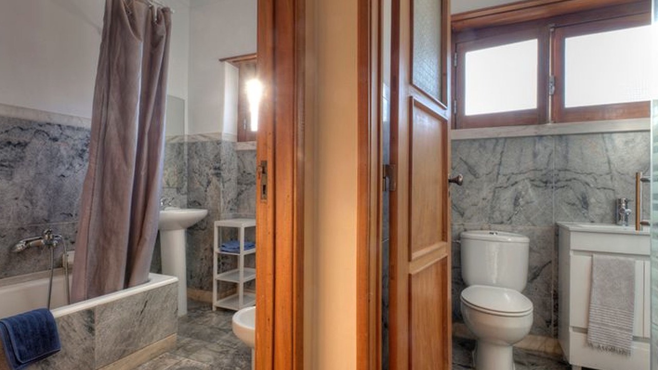 Photo of Bathroom in Alfama