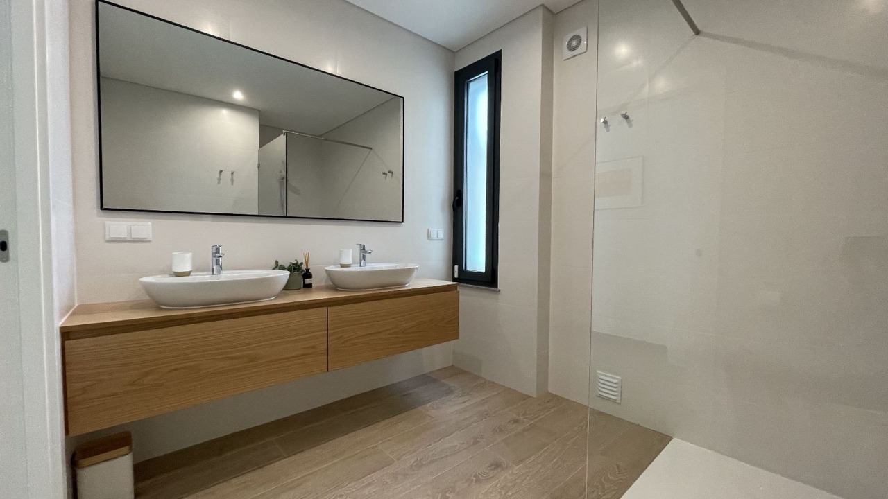 Photo of Bathroom in Sao Martinho do Porto