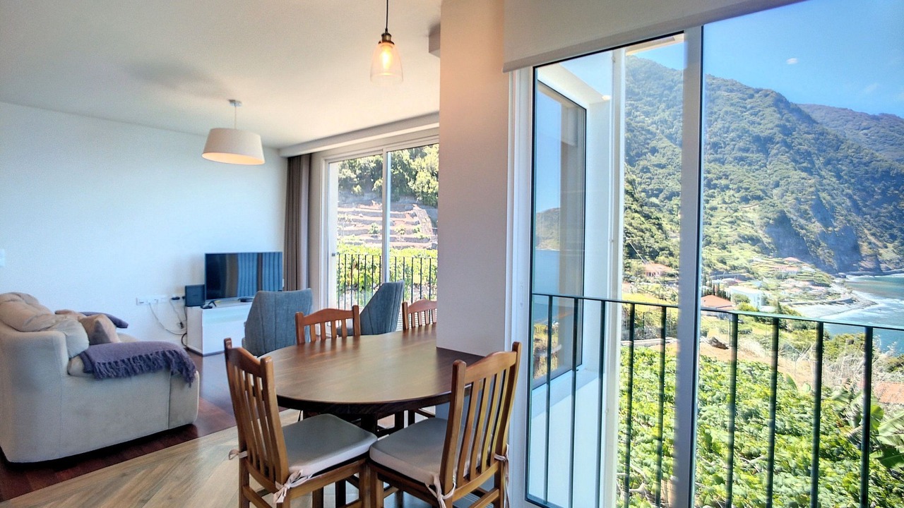 Photo of Livingroom in Porto Moniz