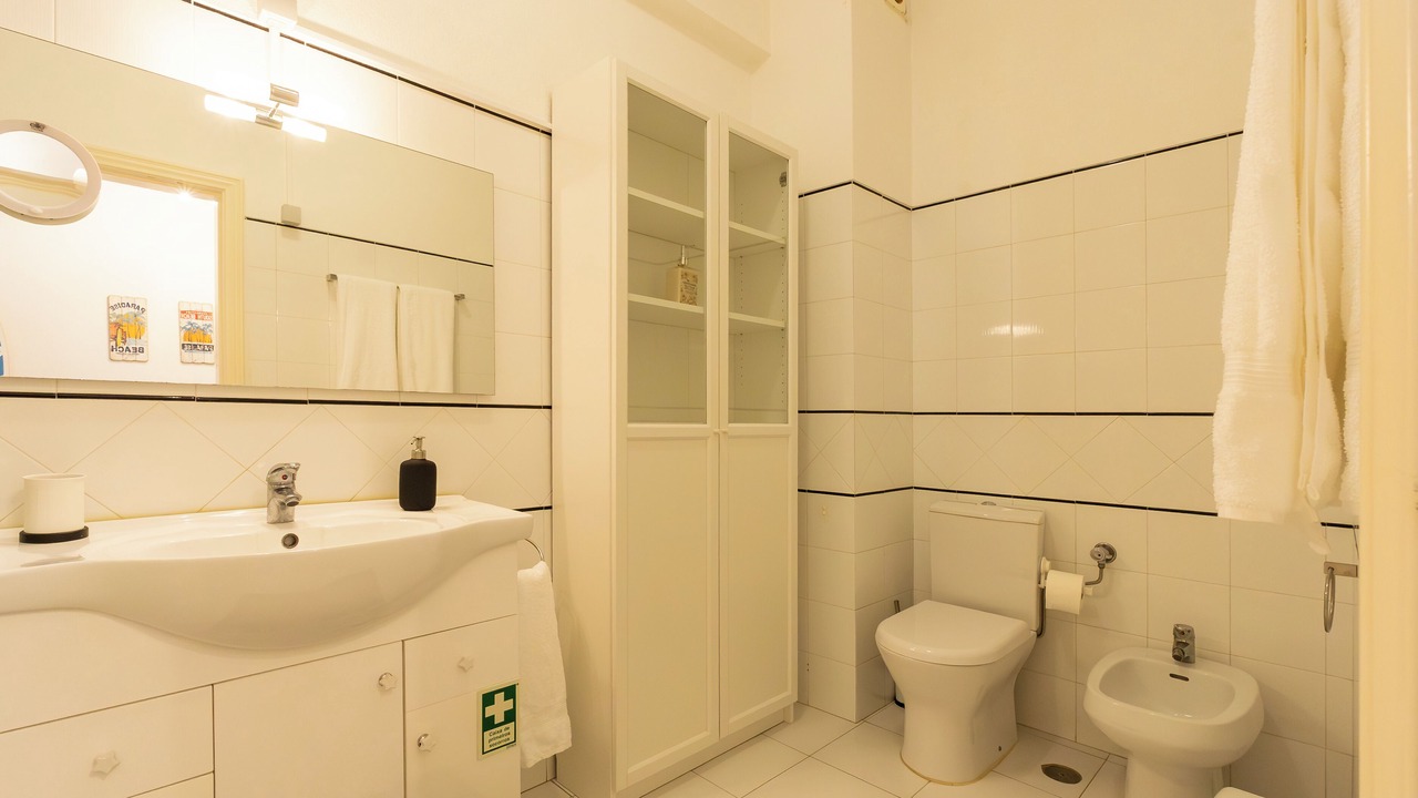 Photo of Bathroom in Praia de Santa Cruz