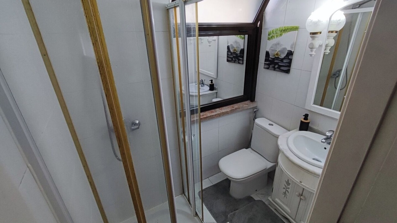 Photo of Bathroom in Arruda dos Pisoes