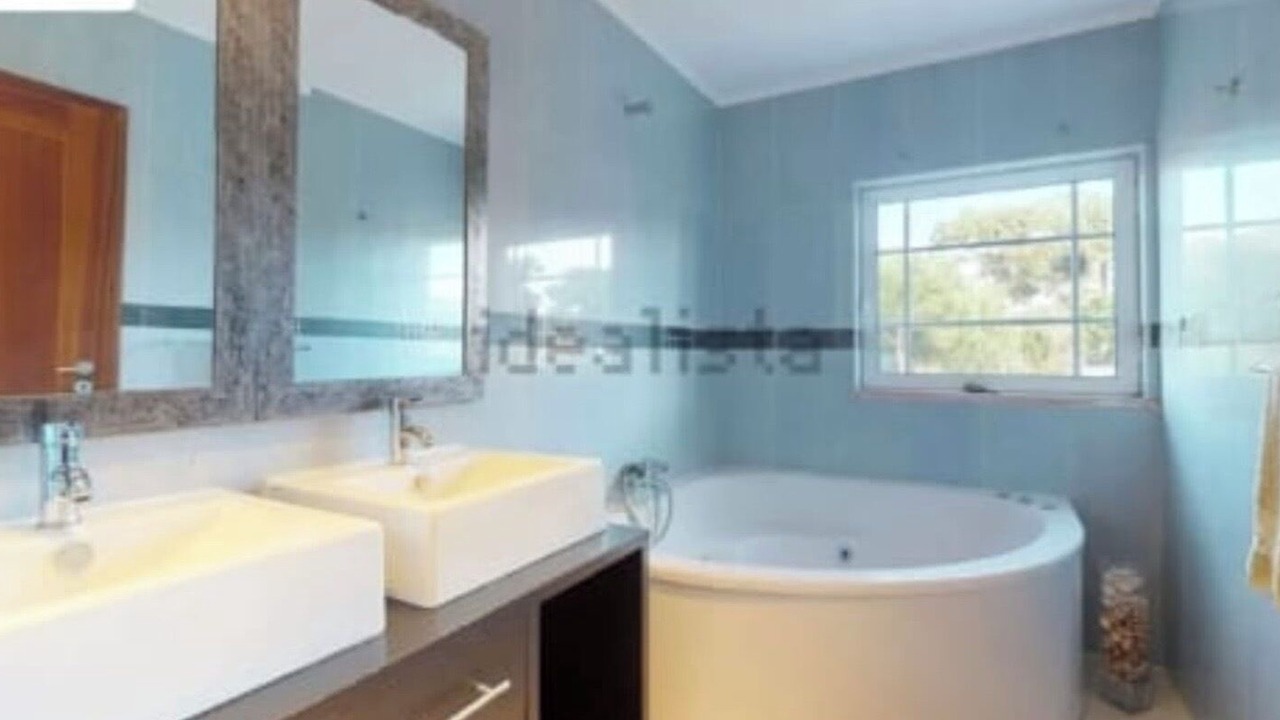 Photo of Bathroom in Castelo