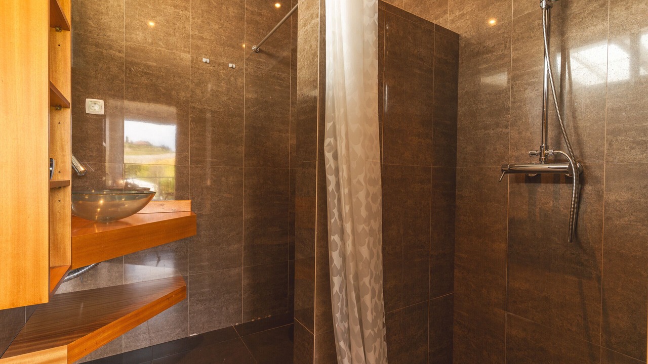 Photo of Bathroom in Calheta