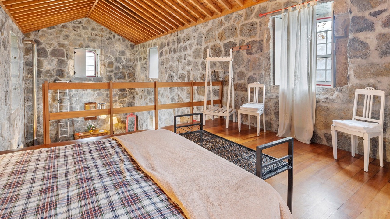Photo of Bedroom in Angra do Heroismo