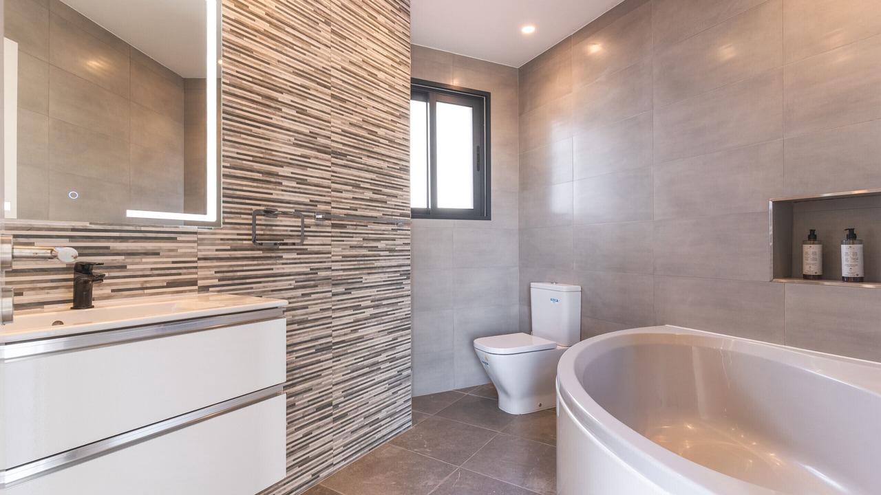 Photo of Bathroom in Canico