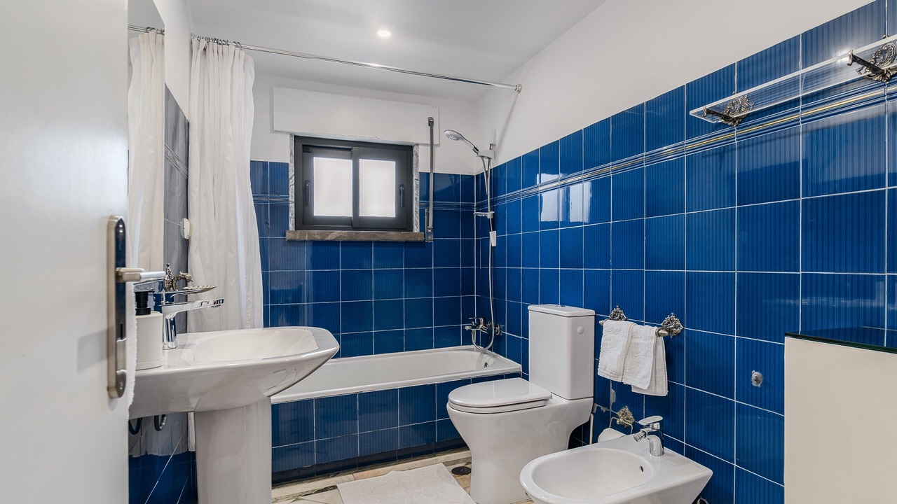 Photo of Bathroom in Cascais