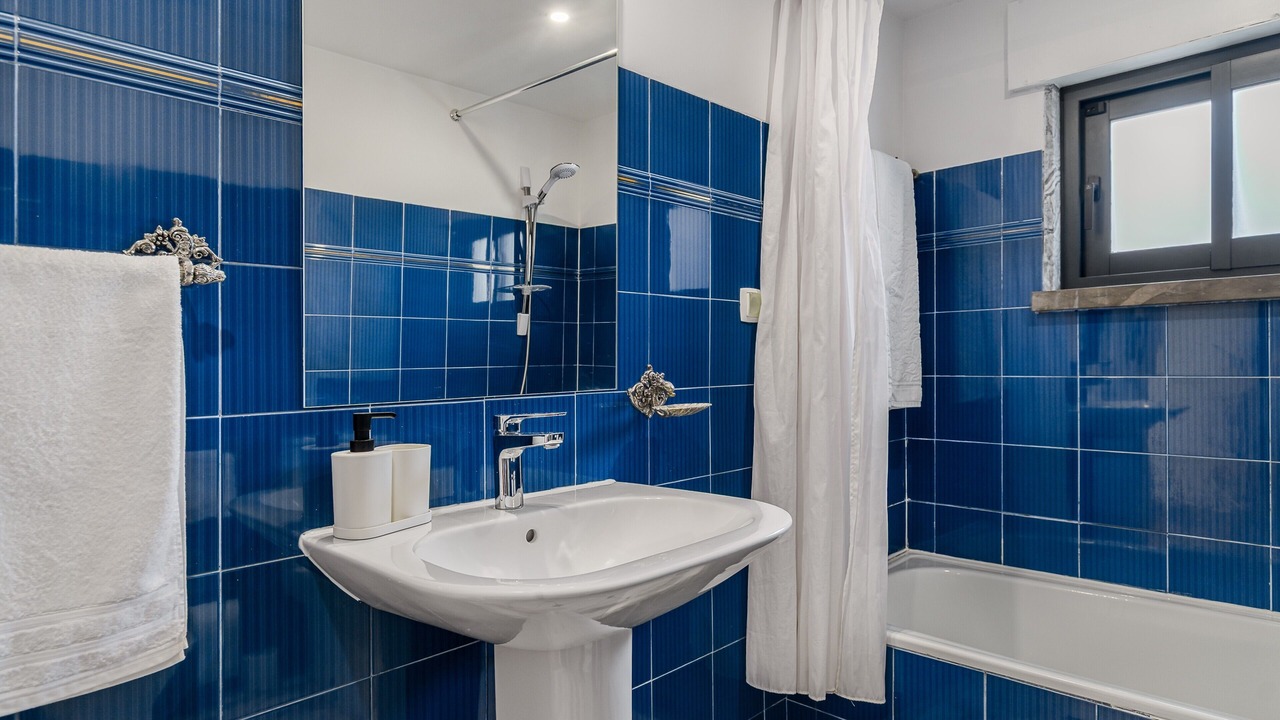 Photo of Bathroom in Cascais
