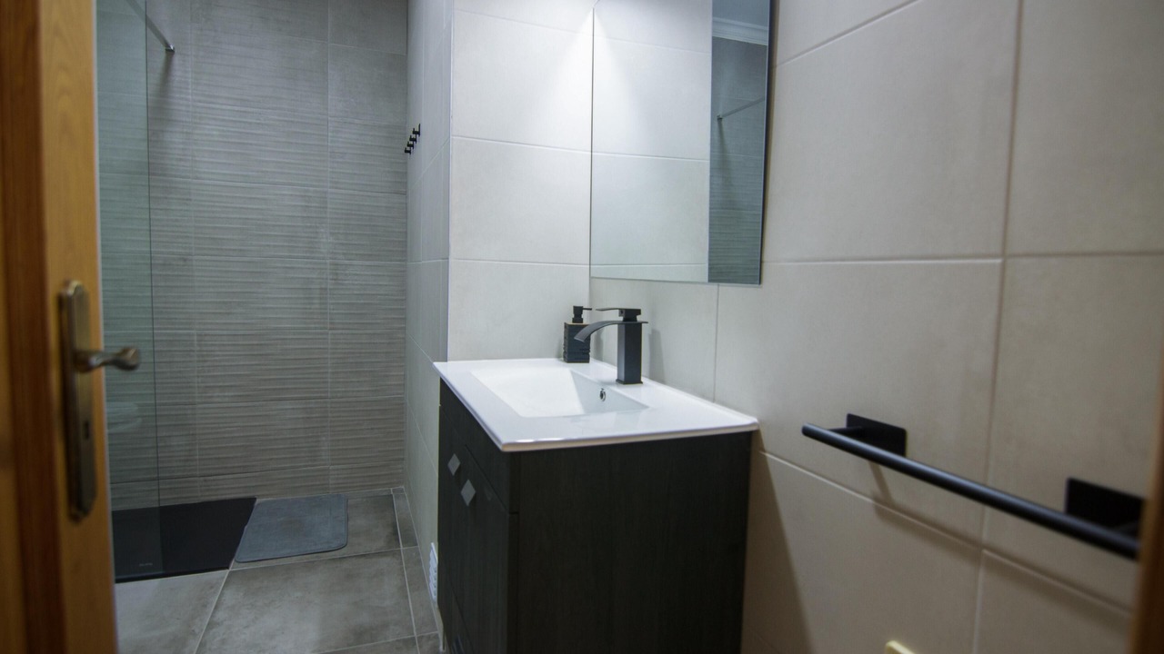 Photo of Bathroom in Faro