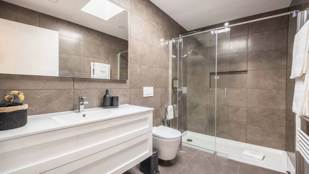 Photo of Bathroom in Rogil