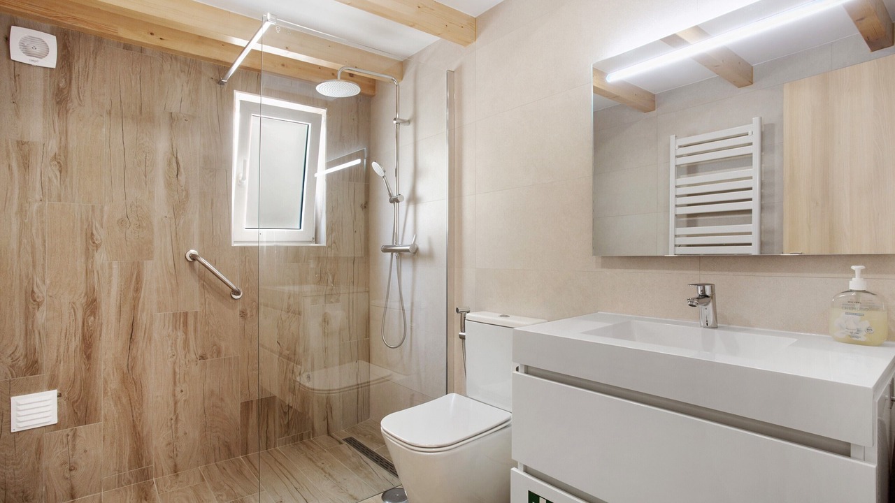 Photo of Bathroom in Atalaia