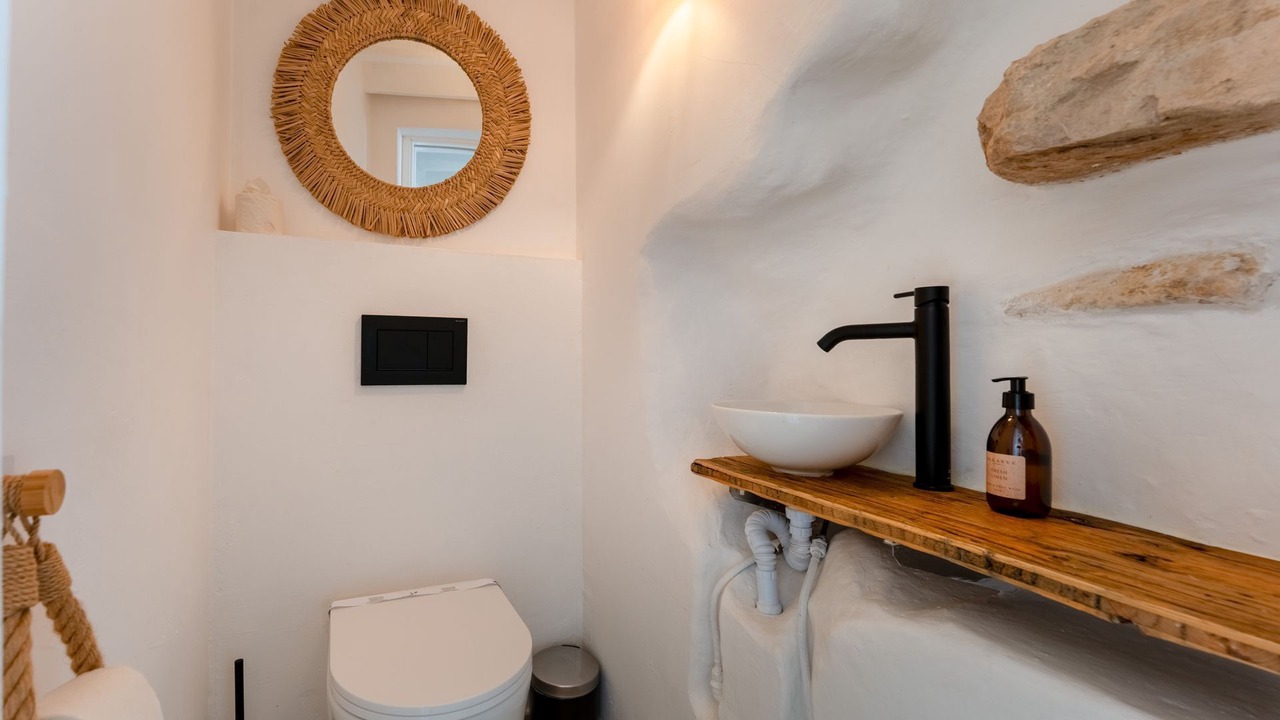 Photo of Bathroom in Porches