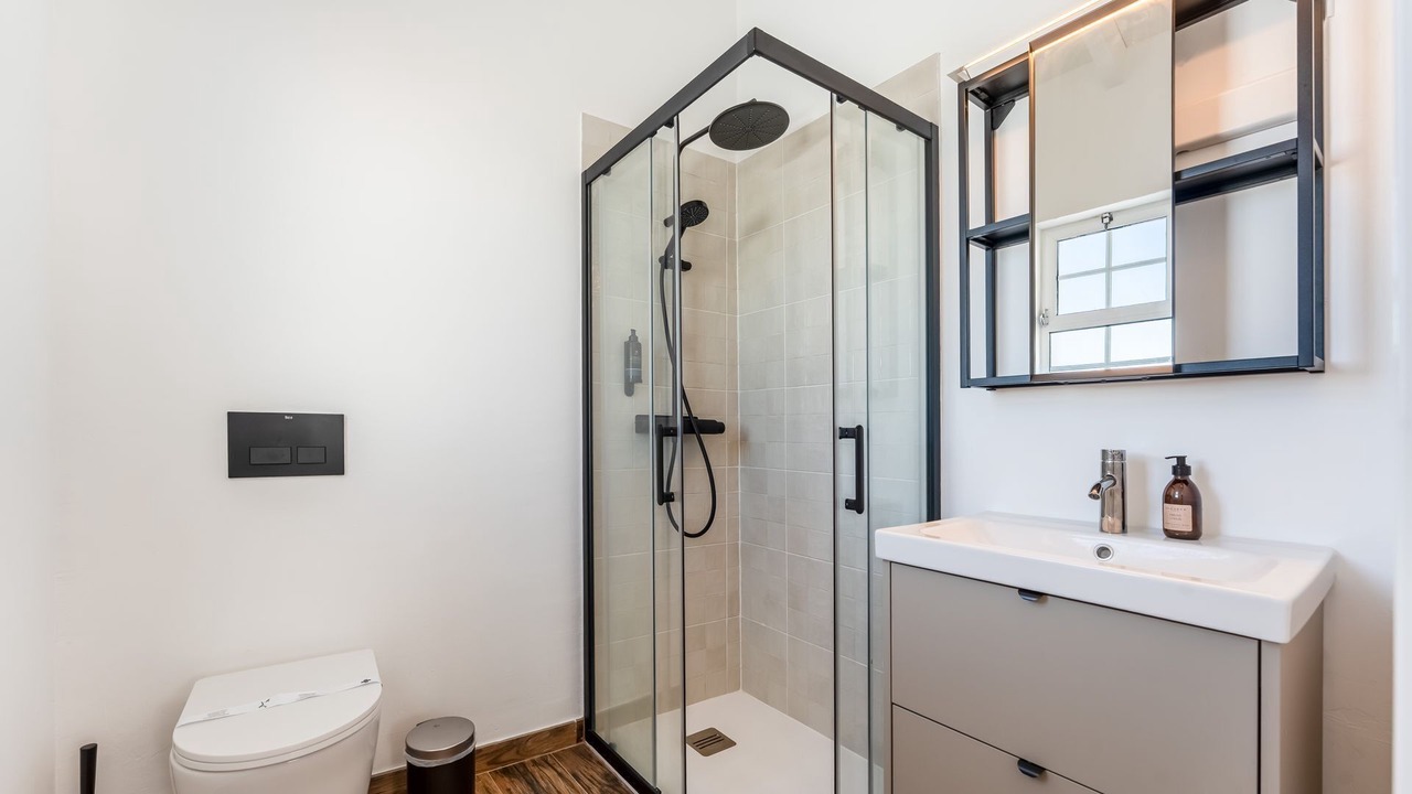 Photo of Bathroom in Porches