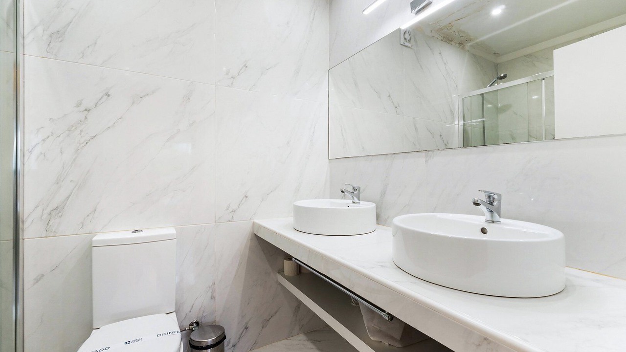 Photo of Bathroom in Paranhos