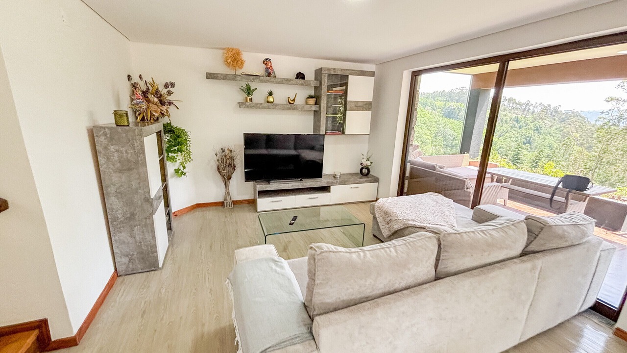 Photo of Livingroom in Bouro