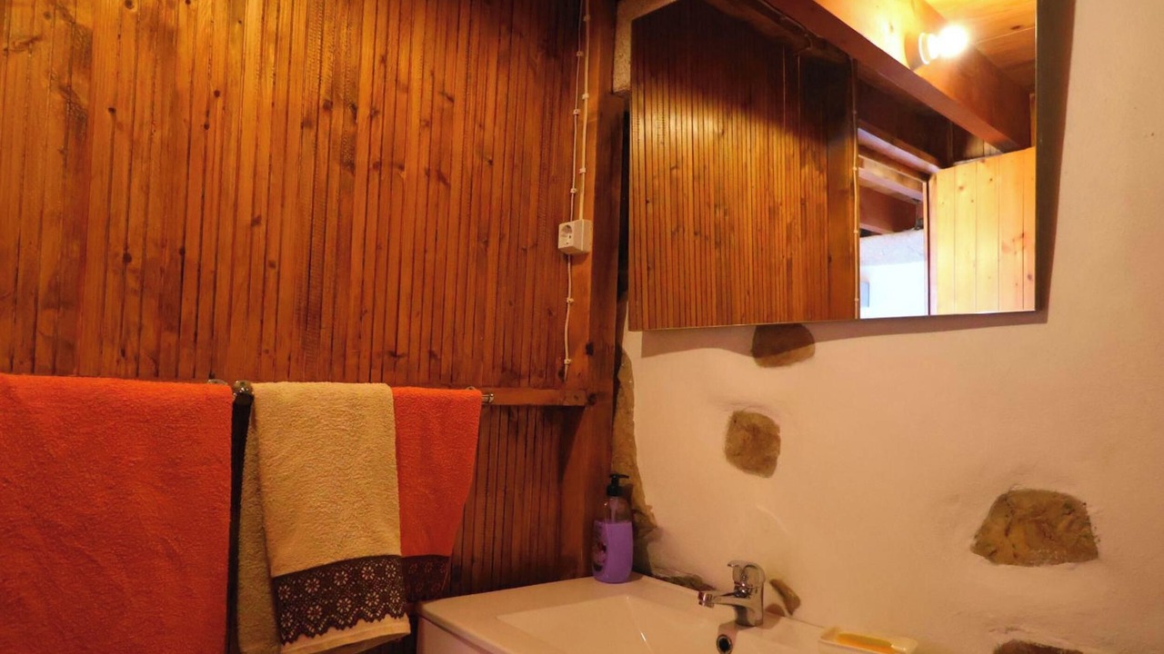 Photo of Bathroom in Molares
