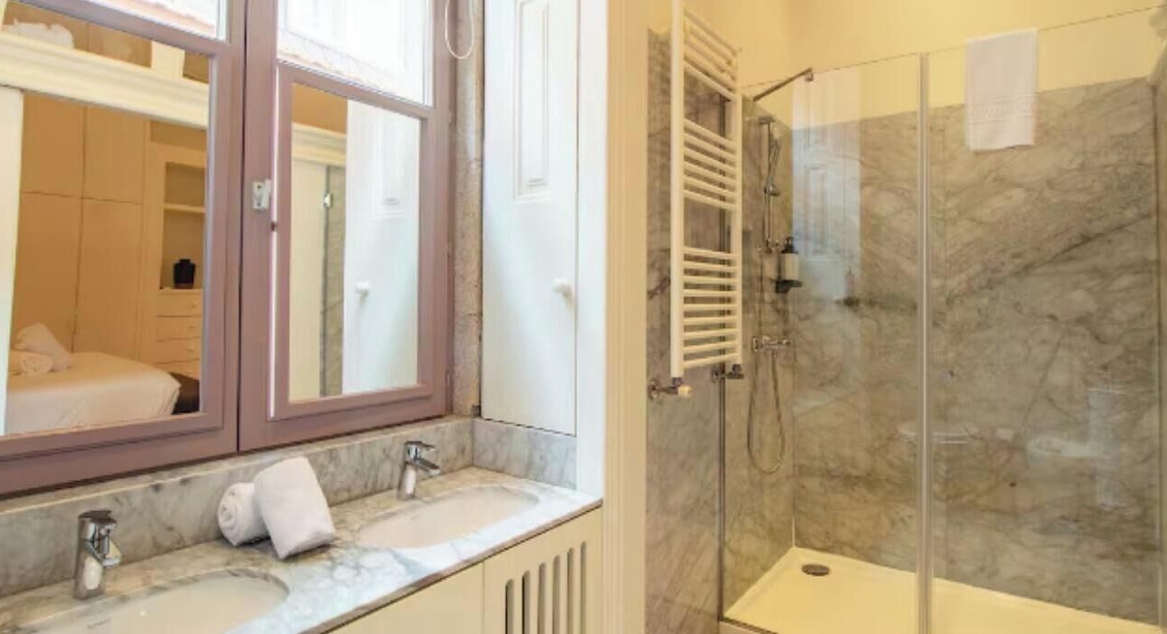 Photo of Bathroom in Centro / Baixa