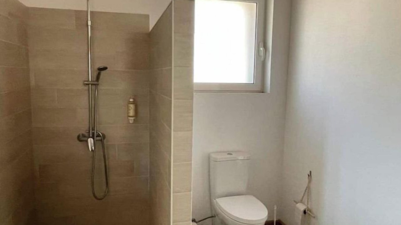 Photo of Bathroom in Santa Catarina da Fonte do Bispo