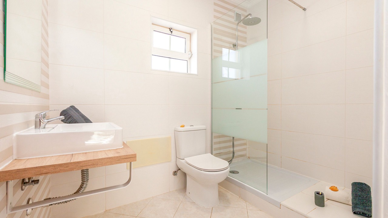 Photo of Bathroom in Gale