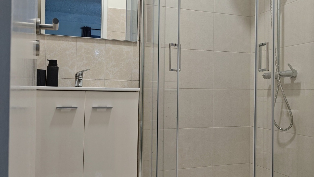 Photo of Bathroom in Canical