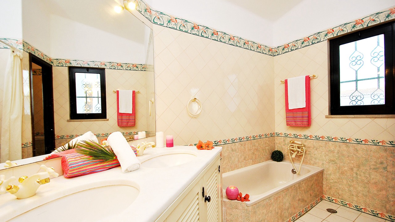 Photo of Bathroom in Gale
