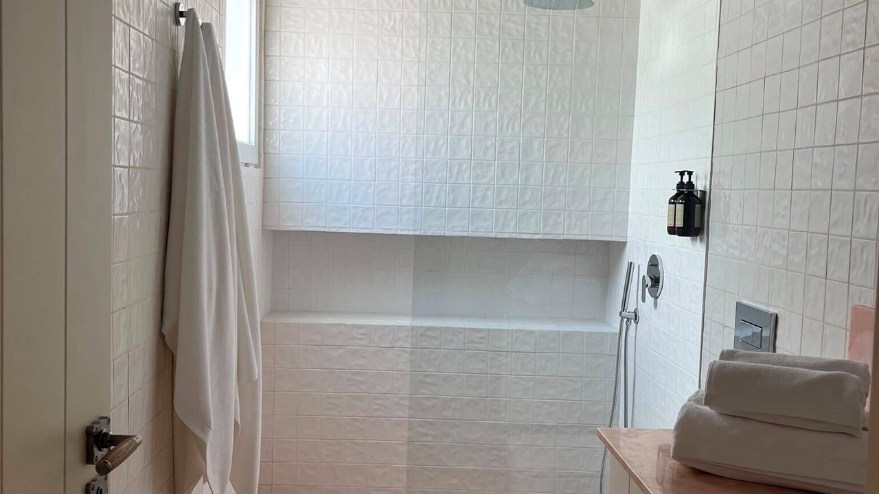 Photo of Bathroom in Faial Da Terra