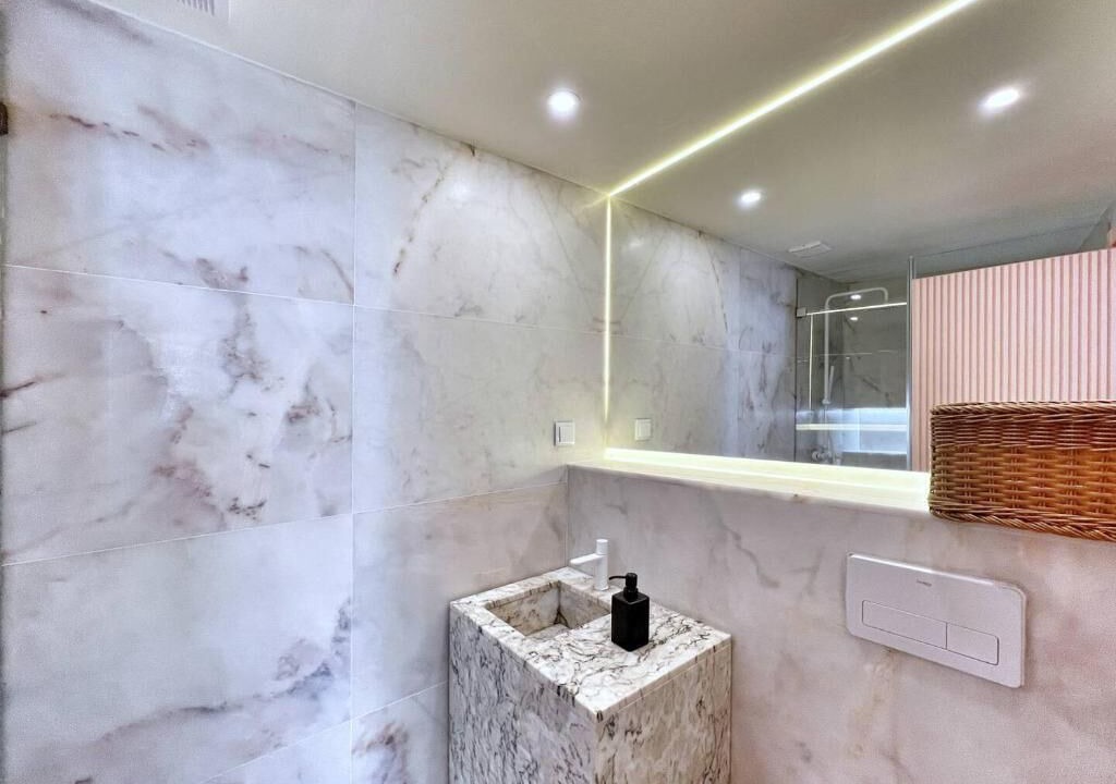 Photo of Bathroom in Baixa
