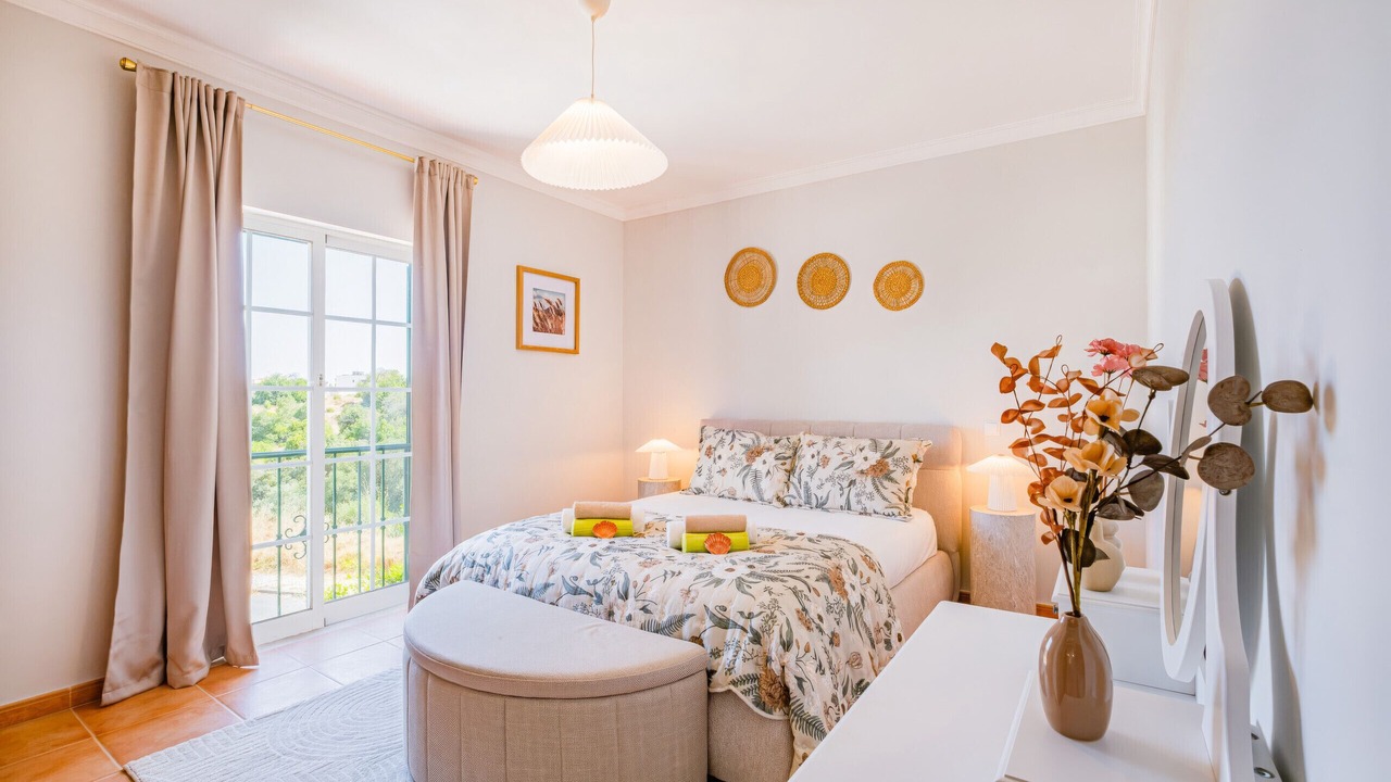Photo of Bedroom in Monte Raposo
