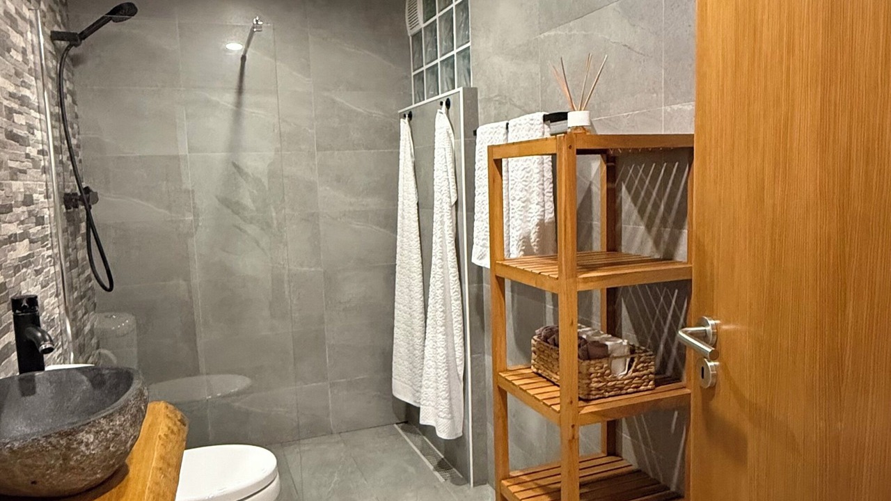 Photo of Bathroom in Peniche de Cima