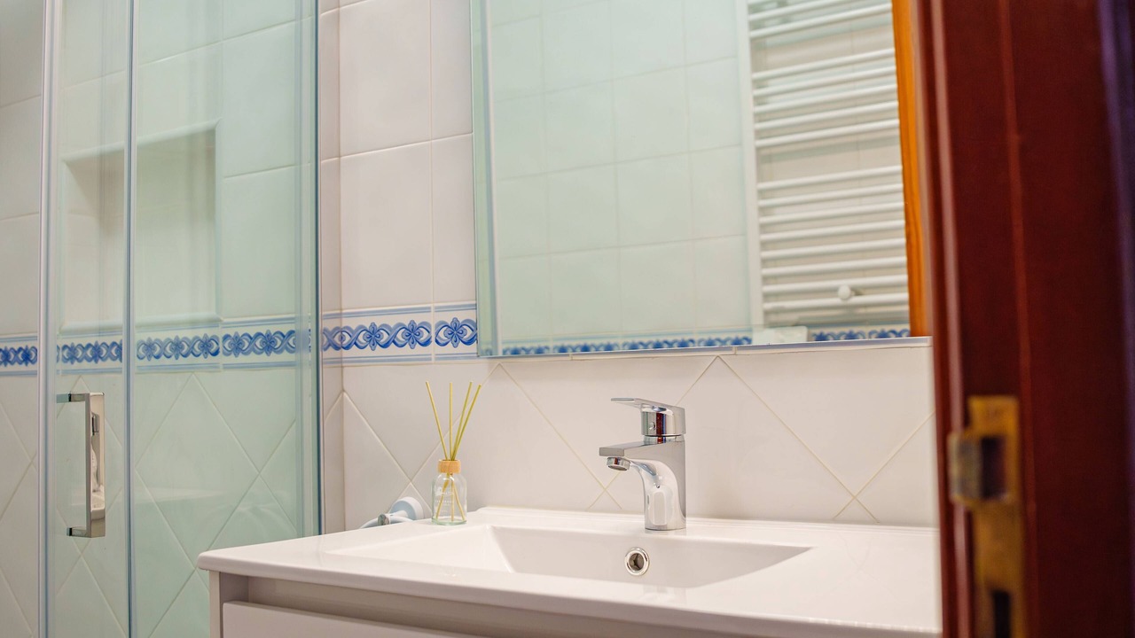 Photo of Bathroom in Peniche