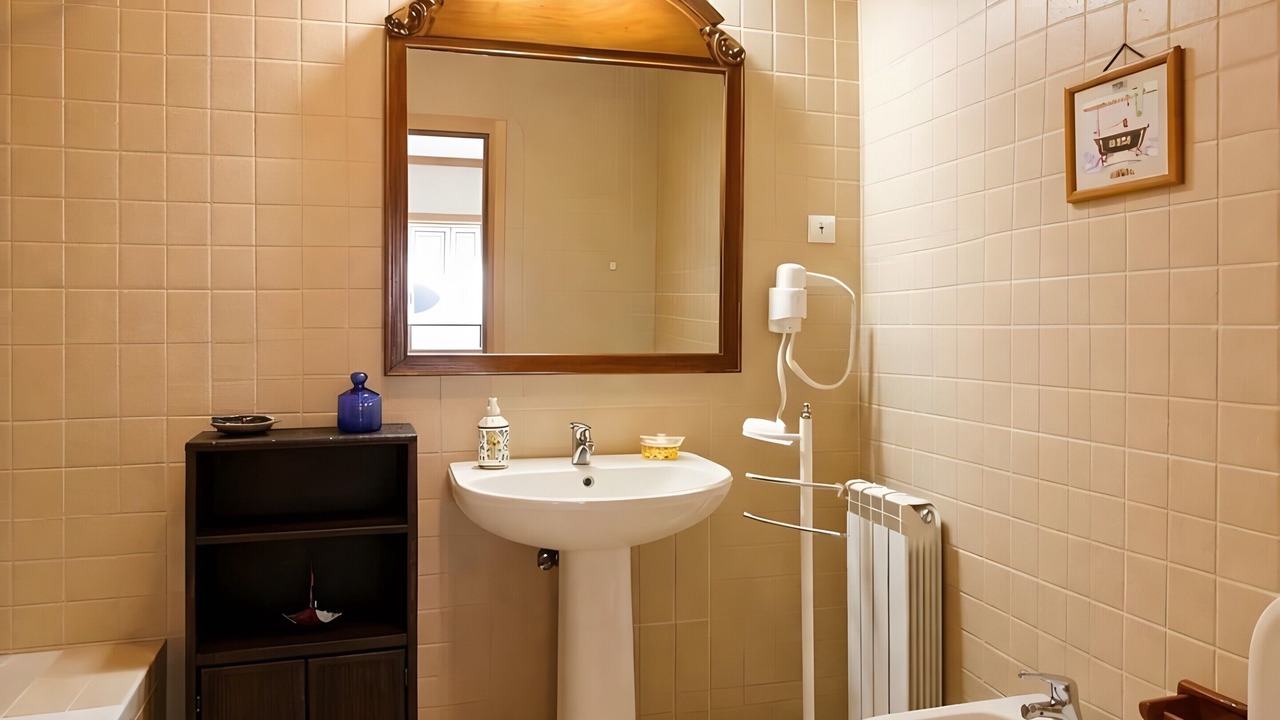 Photo of Bathroom in Tondela