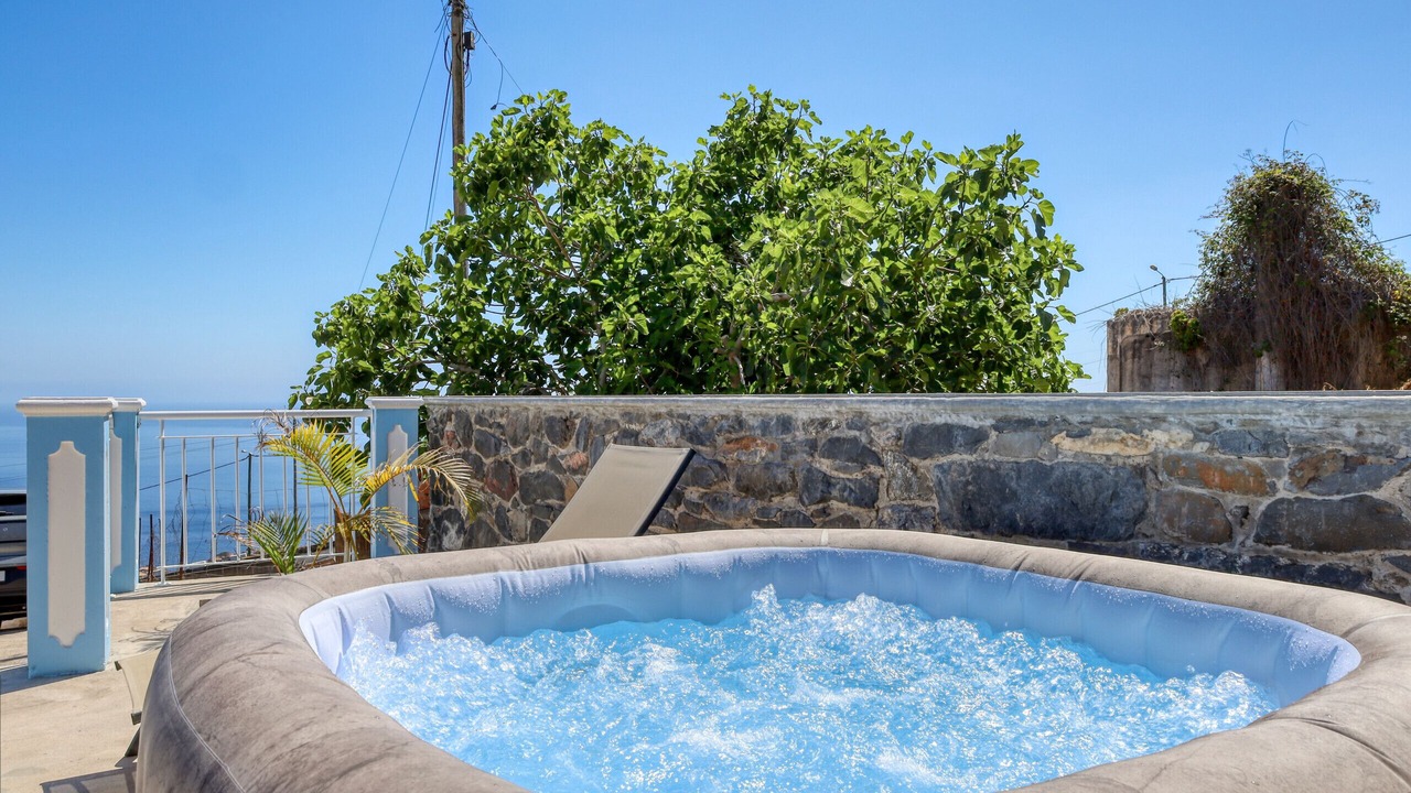 Photo of Patio Balcony in Canhas