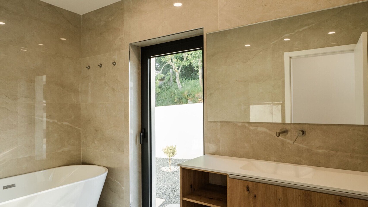 Photo of Bathroom in Pacos de Gaiolo