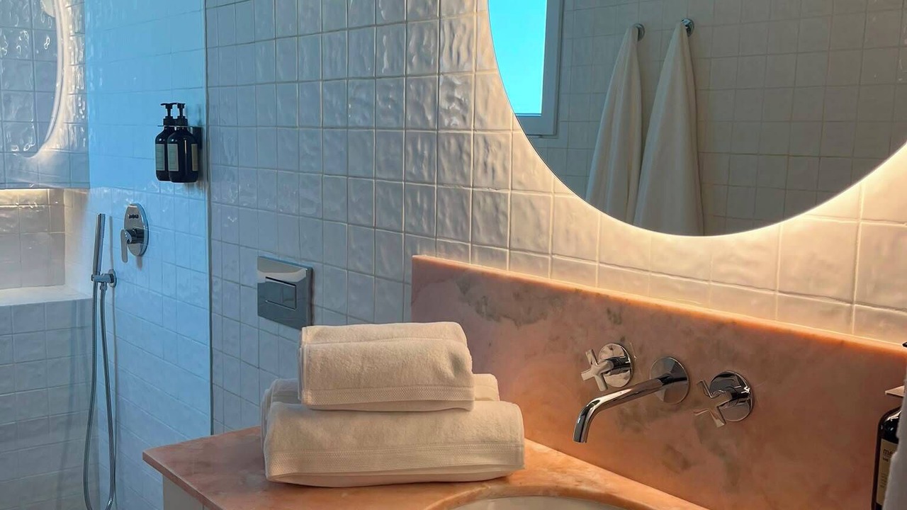 Photo of Bathroom in Faial Da Terra