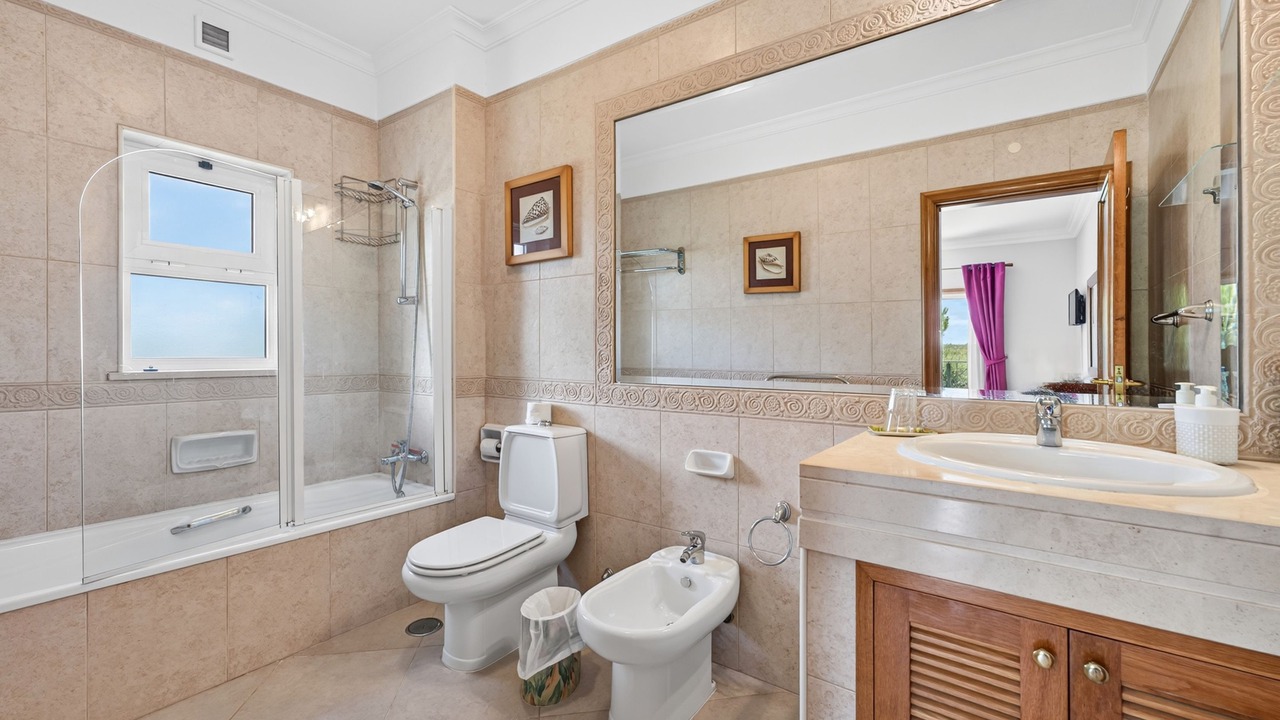 Photo of Bathroom in Atalaia