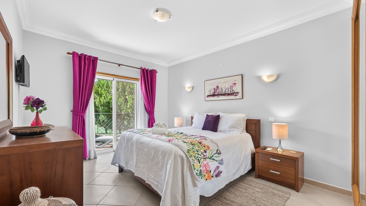 Photo of Bedroom in Atalaia