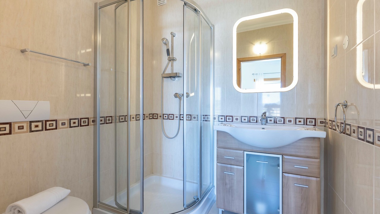 Photo of Bathroom in Budens