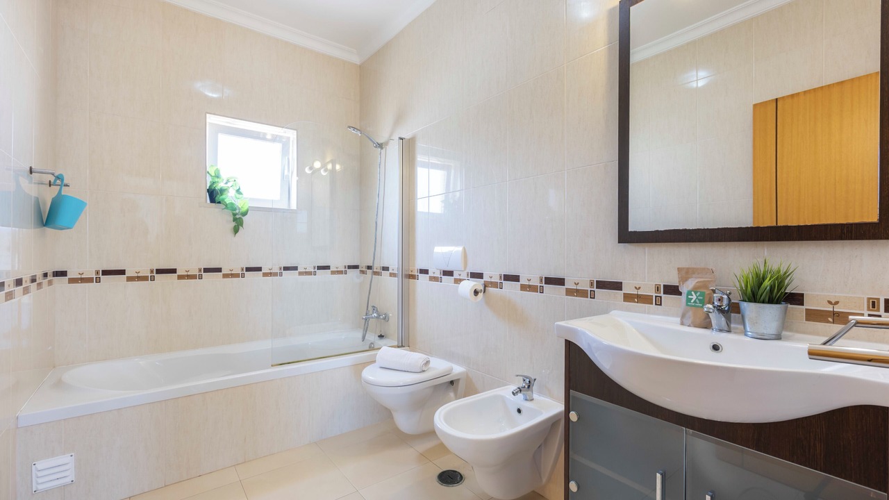 Photo of Bathroom in Budens