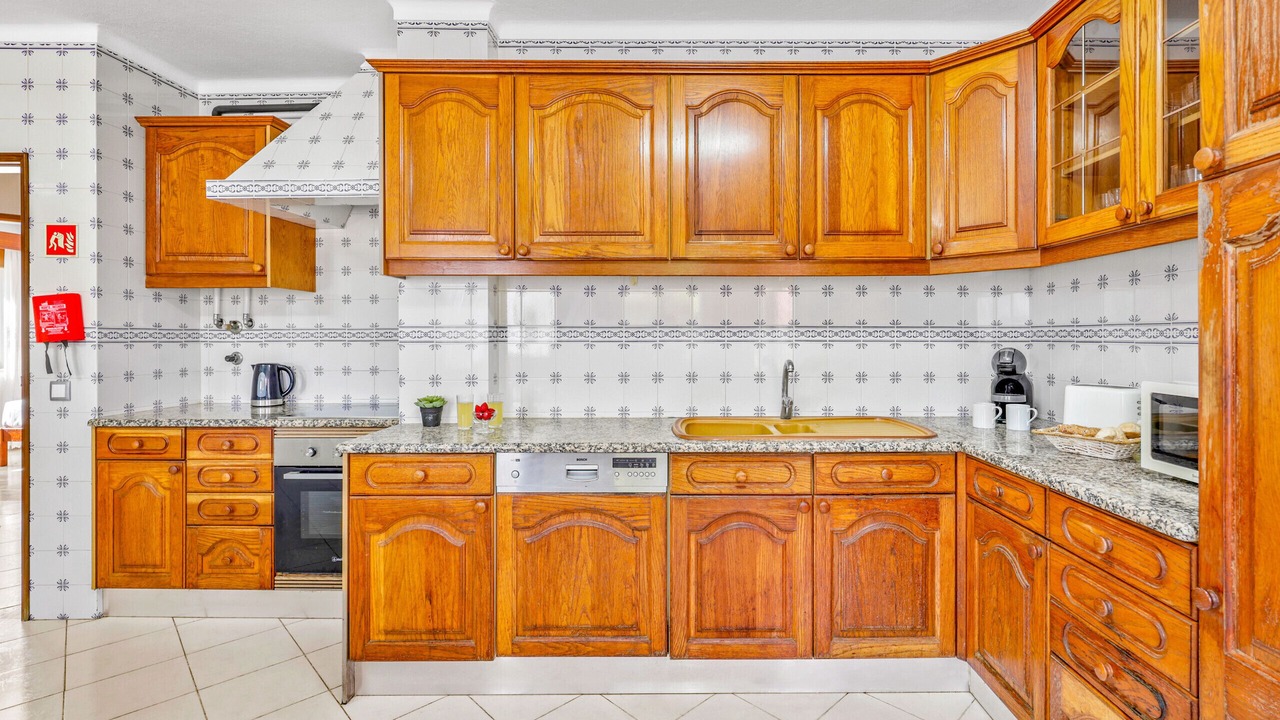 Photo of Kitchen in Lagoa e Carvoeiro