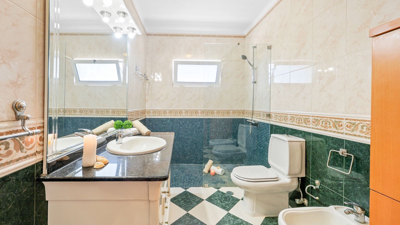 Photo of Bathroom in Lagoa e Carvoeiro