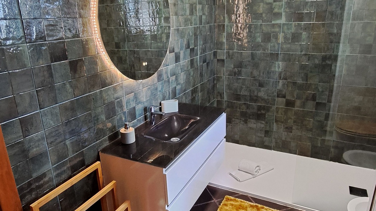 Photo of Bathroom in Lagoa e Carvoeiro